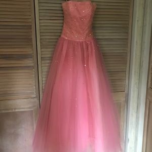 Beautiful dress- worn once
